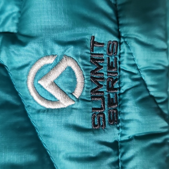 The North Face Summit Series Puffer zip up vest -aqua - Picture 6 of 6